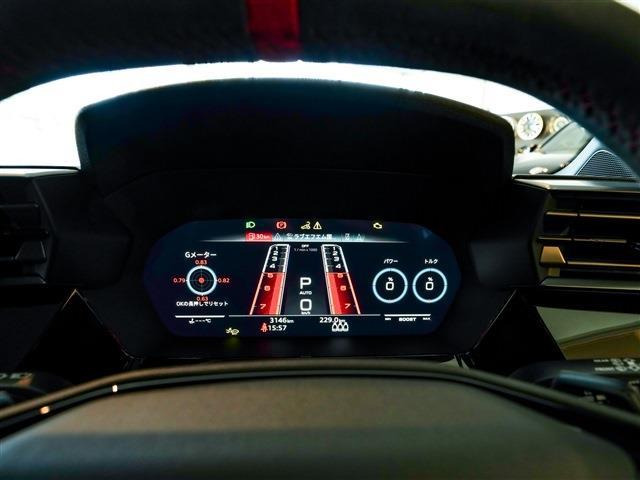 �h���C�o�[�𒆐S�ɐ݌v���ꂽ�R�b�N�s�b�g���A���g���Ǝ��F�������߂܂��B