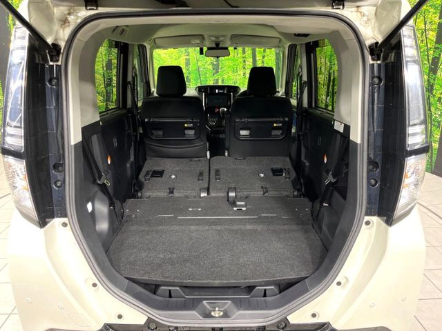 ���i�̂���������ʋ΁A���}���ɏ\���ȉ׎��X�y�[�X���m�ۂ��Ă���܂��B�Z�J���h�V�[�g��|���ƁA�傫�ȉו��̐ύڂ��\�ł���