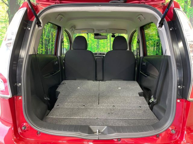 ���i�̂���������ʋ΁A���}���ɏ\���ȉ׎��X�y�[�X���m�ۂ��Ă���܂��B�Z�J���h�V�[�g��|���ƁA�傫�ȉו��̐ύڂ��\�ł���