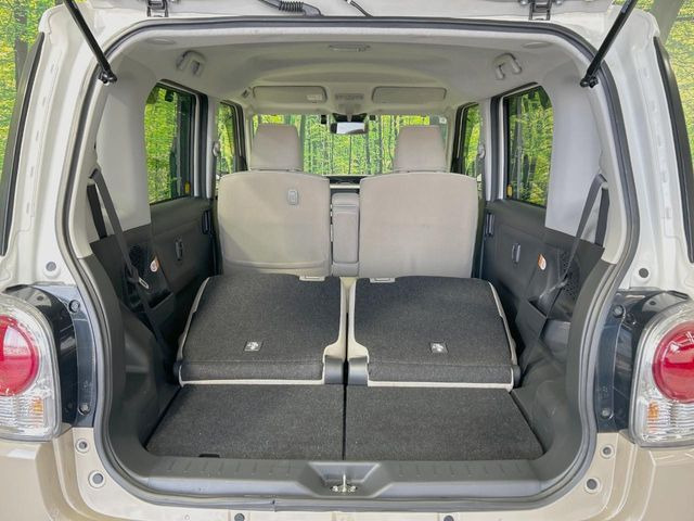 ���i�̂���������ʋ΁A���}���ɏ\���ȉ׎��X�y�[�X���m�ۂ��Ă���܂��B�Z�J���h�V�[�g��|���ƁA�傫�ȉו��̐ύڂ��\�ł���