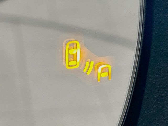 �y�u���C���h�X�|�b�g���j�^�[�z���s���A�h�A�~���[�̎��p�ɂȂ�₷���ӏ��Ɍ㑱�Ԃ��ڋ߂���ƃT�C�h�~���[�t�߂Ɍx����\���A�h���C�o�[�ɒ��ӊ��N�����Ă���܂��B