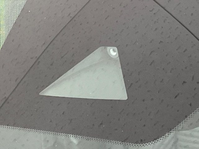 �y�C���e���W�F���g�G�}�[�W�F���V�[�u���[�L�z�t�����g�J�����őO���̎ԗ�����s�҂����m�B�Փ˂������Ȏ��͏Փ˔�Q�y���u���[�L���쓮�A�Փˉ�����T�|�[�g�B�����S�Ƀh���C�u�����y���݂��������܂��B