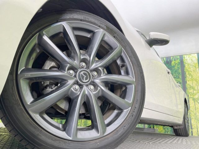 �y�����A���~�z�C�[���z�O�ςɃ}�b�`���������A���~�z�C�[���𑕒����Ă���܂��B�e��ЊO�A���~�z�C�[����A�X�^�b�h���X�^�C�����戵�����Ă���܂��B���񂲑��k����������