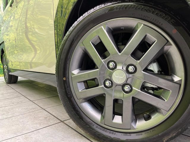 �y����15�C���`�A���~�z�C�[���z�O�ςɃ}�b�`���������A���~�z�C�[���𑕒����Ă���܂��B�e��ЊO�A���~�z�C�[����A�X�^�b�h���X�^�C�����戵�����Ă���܂��B���񂲑��k����������
