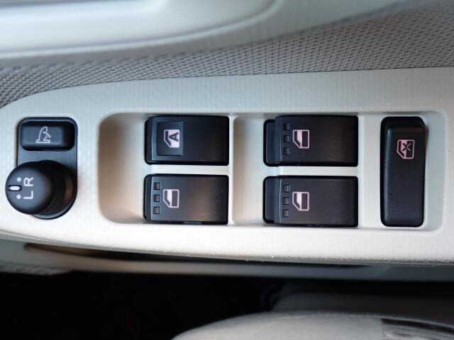 �d���i�[���h�A�~���[�E�p���[�E�B���h�E�������Ă��܂��B