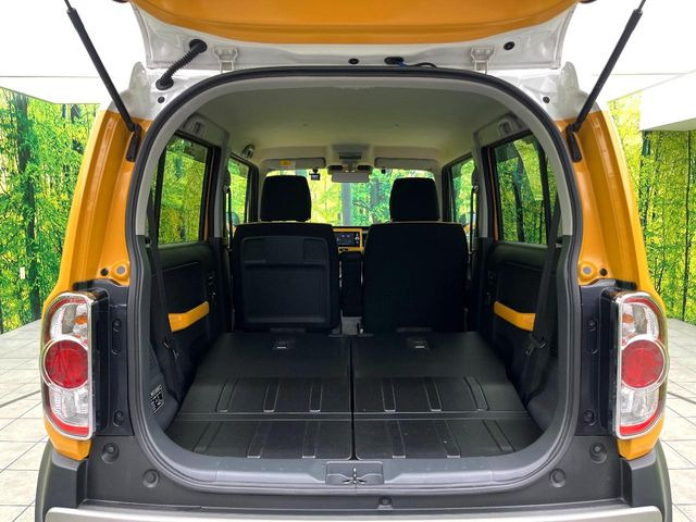 ���i�̂���������ʋ΁A���}���ɏ\���ȉ׎��X�y�[�X���m�ۂ��Ă���܂��B�Z�J���h�V�[�g��|���ƁA�傫�ȉו��̐ύڂ��\�ł���