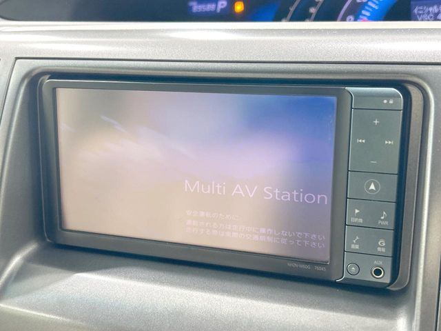 �y�����i�r�z�l�C�̏����i�r�𑕔����Ă���܂��B�i�r�̎g���₷���͂������A�I�[�f�B�I�@�\���[��!�L�����v�◷�s�͂������A�ʋ΂┃�����ȂǕ��i�̃h���C�u���y�����Ȃ�͂���