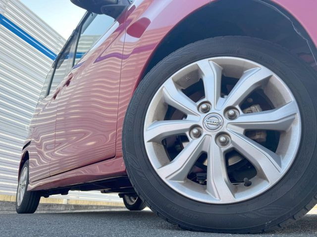 �y�����A���~�z�C�[���z�O�ςɃ}�b�`���������A���~�z�C�[���𑕒����Ă���܂��B�e��ЊO�A���~�z�C�[����A�X�^�b�h���X�^�C�����戵�����Ă���܂��B���񂲑��k����������