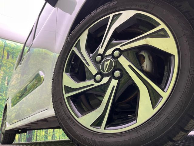 �y����15�C���`�A���~�z�C�[���z�O�ςɃ}�b�`���������A���~�z�C�[���𑕒����Ă���܂��B�e��ЊO�A���~�z�C�[����A�X�^�b�h���X�^�C�����戵�����Ă���܂��B���񂲑��k����������