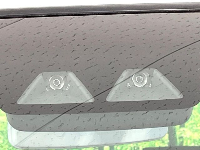 �y�X�}�[�g�A�V�X�g�z���s���ɑO���̎ԗ�����F�����A�Փ˂������Ȏ��͌x��ƃu���[�L�ŏՓˉ���Ɣ�Q�y�����A�V�X�g�B�����S�Ƀh���C�u�����y���݂��������܂��B