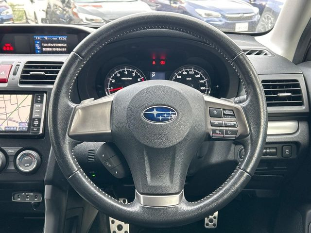 �y�����v�����X�e�A�����O�z�㎿�Ȋv���g�p���邱�ƂŁA��ɂ����������݂ƂĂ��^�]���₷���n���h���ł���