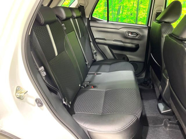 ���i���ȃI���W�i���t���A�}�b�g���I�v�V�����ɂĂ��p�ӂ��Ă���܂��B���D���ȃf�U�C����J���[�����Ԃɍ��킹�đI��ł����������Ƃ��ł��܂���