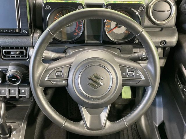 �y�����v�����X�e�A�����O�z�㎿�Ȋv���g�p���邱�ƂŁA��ɂ����������݂ƂĂ��^�]���₷���n���h���ł���