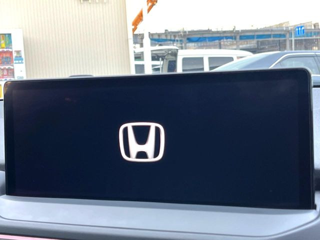 �y���[�J�[�����i�r�z�C���e���A�ɗn�����ރX�^�C���b�V���ȁu��p�݌v�v���[�J�[�i�r�𑕔��􎋔F���⑀�쐫�ȂǊ�{���\�ɂ��D��A���㎿�ȃJ�[���C�t�����y���݂��������܂��B