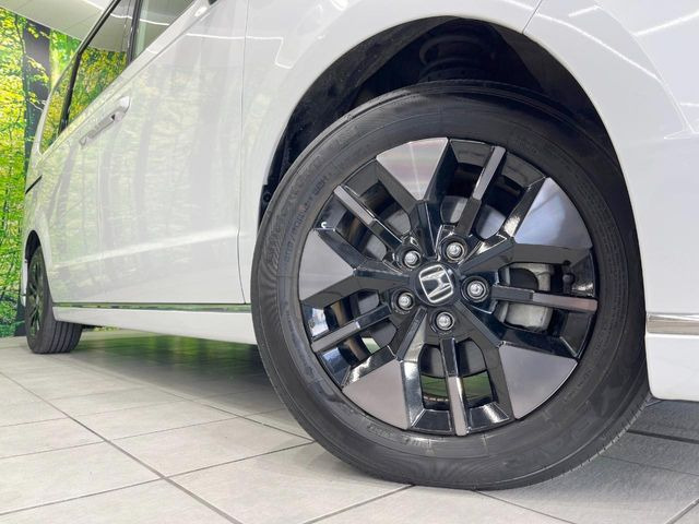 �y����16�C���`�A���~�z�C�[���z�O�ςɃ}�b�`���������A���~�z�C�[���𑕒����Ă���܂��B�e��ЊO�A���~�z�C�[����A�X�^�b�h���X�^�C�����戵�����Ă���܂��B���񂲑��k����������