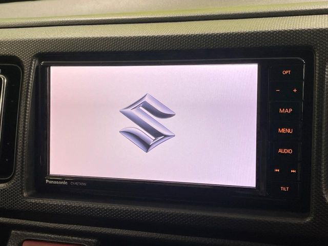 �y�����i�r�z�l�C�̏����i�r�𑕔����Ă���܂��B�i�r�̎g���₷���͂������A�I�[�f�B�I�@�\���[��!�L�����v�◷�s�͂������A�ʋ΂┃�����ȂǕ��i�̃h���C�u���y�����Ȃ�͂���