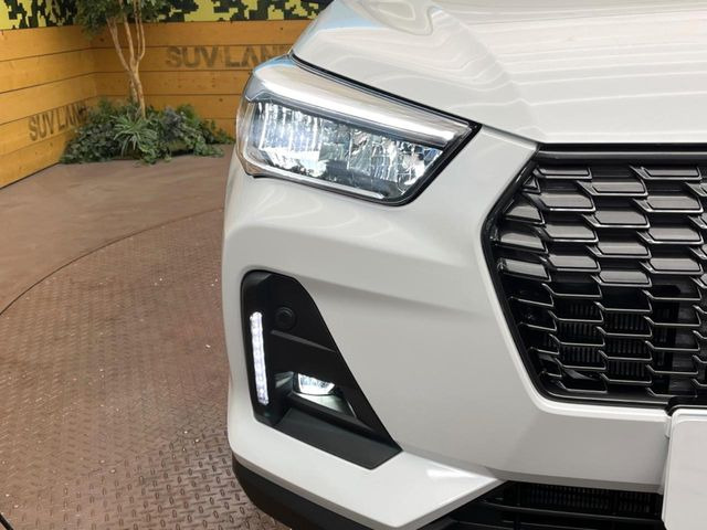 �yLED�w�b�h���C�g�z���V����ԑ��s�����ǍD�Ȏ��E���m�ۂ����S���ĉ^�]�ł��鍂�P�xLED�w�b�h���C�g�𑕔�!�_�����x�������A����d�͂��}�����Ă��܂��B