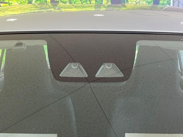 �y�X�}�[�g�A�V�X�g�z���s���ɑO���̎ԗ�����F�����A�Փ˂������Ȏ��͌x��ƃu���[�L�ŏՓˉ���Ɣ�Q�y�����A�V�X�g�B�����S�Ƀh���C�u�����y���݂��������܂��B