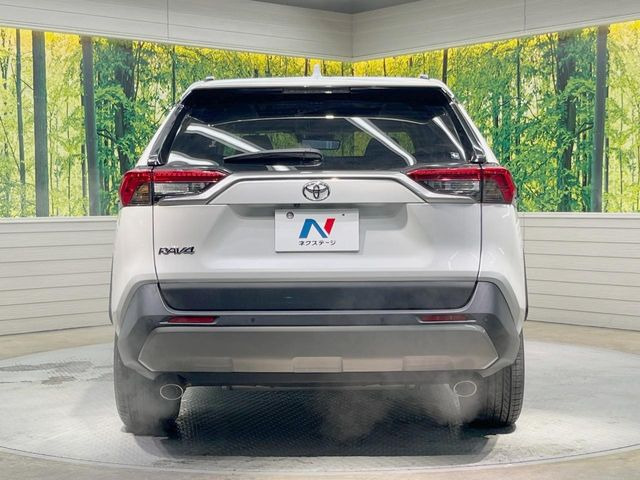 安心の最長10年・走行無制限保証(有償)をご用意。保証内容も充実はもちろん、無料点検&オイル交換や、年中無休の全国・24時間ロードサービスも付帯されておりますのでご安心下さい。