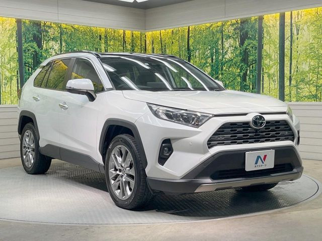 高透明度のガラス皮膜で撥水はもちろん、上質なツヤ・光沢を実現。紫外線や酸性雨から大切な愛車を保護し、色あせ・劣化を防止。「弾スプラッシュコート」、「弾プリミッサコート」からお選びいただけます。