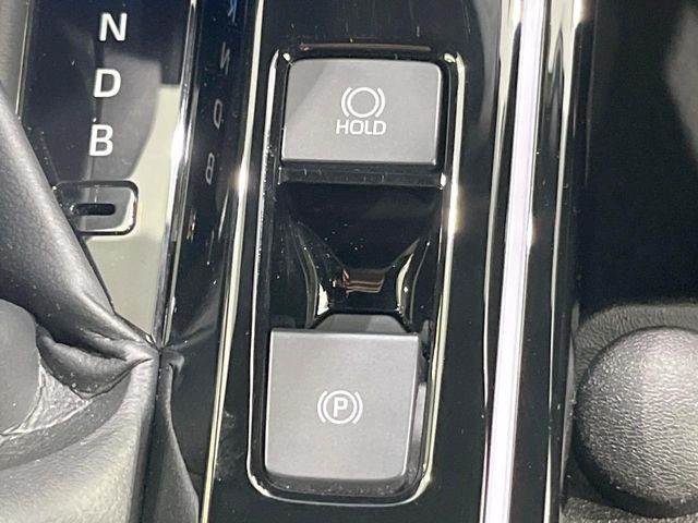 �y�I�[�g�u���[�L�z�[���h�z�M���҂���a�؂Œ�Ԏ��Ƀu���[�L���瑫�𗣂��Ă��A��~��Ԃ�ێ����Ă���܂��B�O�i����Ƃ��̓A�N�Z���𓥂߂Ύ����ŉ��������̂ň��S��X���^�]���y�ɂȂ�܂���