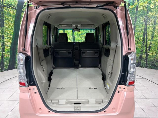 ���i�̂���������ʋ΁A���}���ɏ\���ȉ׎��X�y�[�X���m�ۂ��Ă���܂��B�Z�J���h�V�[�g��|���ƁA�傫�ȉו��̐ύڂ��\�ł���