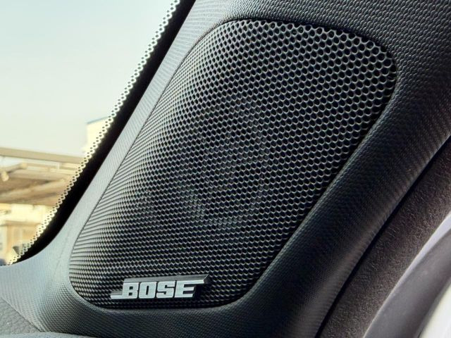 �yBOSE�v���~�A���T�E���h�V�X�e��8�X�s�[�J�[�z���x�ȃ`���[�j���O�\�͂����ڂ���Ă���A�������ȉ��y�����y���݂��������܂���