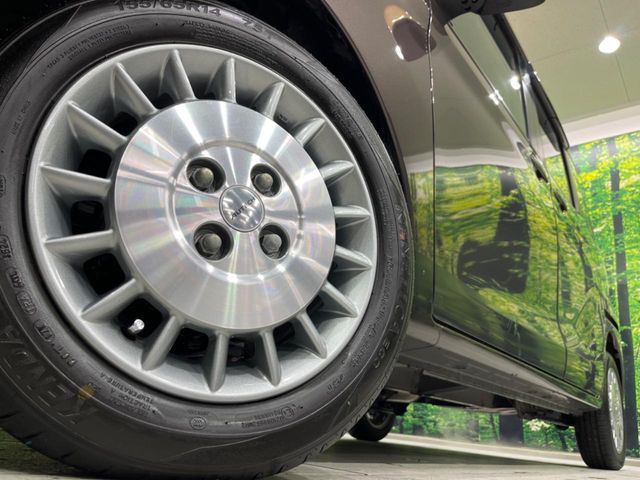 �y����14�C���`�A���~�z�C�[���z�O�ςɃ}�b�`���������A���~�z�C�[���𑕒����Ă���܂��B�e��ЊO�A���~�z�C�[����A�X�^�b�h���X�^�C�����戵�����Ă���܂��B���񂲑��k����������