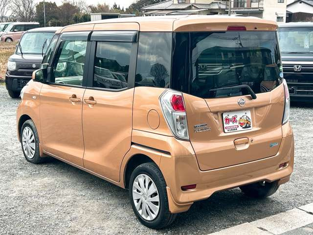 ���X�ł͌y�����Ԃ��畁�ʎԂ܂ŕ��L���I�[�����[�J�[�̎Ԏ�E�F�E�O���[�h��L�x�ɑ����Ă���܂��B