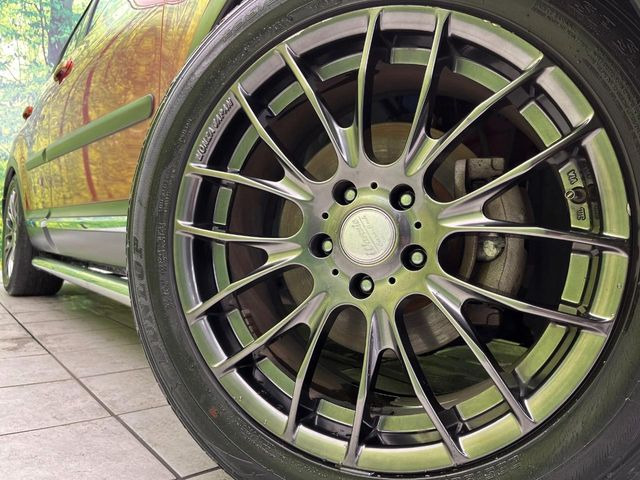 �y18�C���`�A���~�z�C�[���z�O�ςɃ}�b�`�����A���~�z�C�[���𑕒����Ă���܂��B�e��A���~�z�C�[����A�X�^�b�h���X�^�C�����戵�����Ă���܂��B���񂲑��k����������