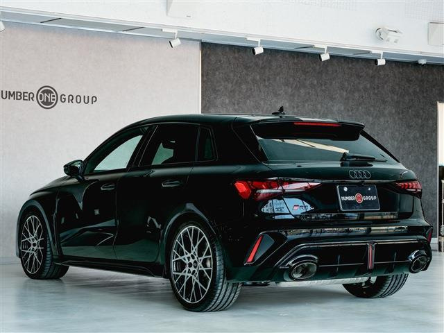 �{�f�B�[�J���[:�~�g�X�u���b�N���^���b�N