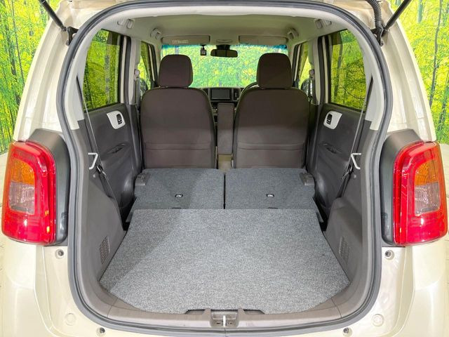 ���i�̂���������ʋ΁A���}���ɏ\���ȉ׎��X�y�[�X���m�ۂ��Ă���܂��B�Z�J���h�V�[�g��|���ƁA�傫�ȉו��̐ύڂ��\�ł���