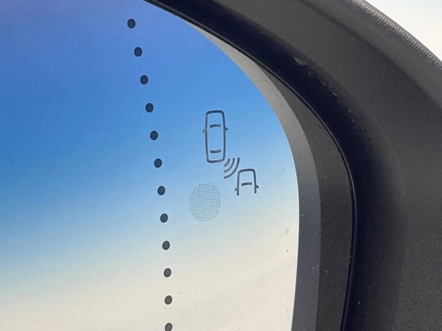 ���u���C���h�A�V�X�g�Z���T�[:���p����̎Ԃ����m���A�h���C�o�[���Ԑ��ύX���s���ۂɁA�x�����Ƌ��ɒ��ӂ𑣂��Ă������S�x���@�\�ł�!