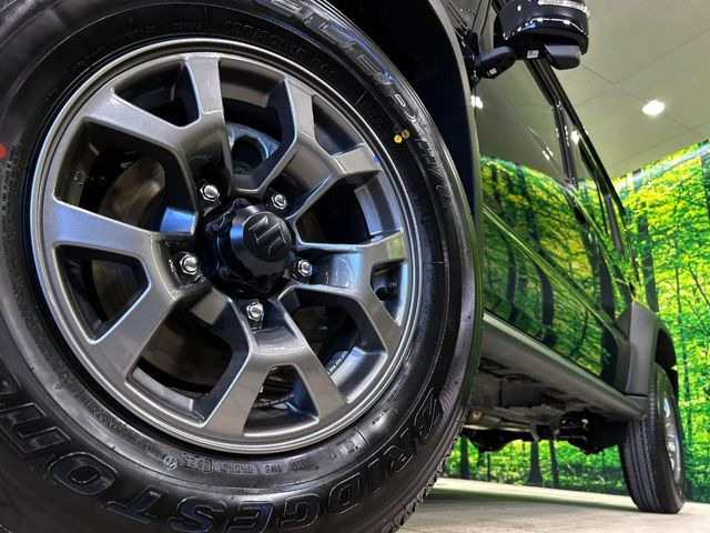 �y����15�C���`�A���~�z�C�[���z�O�ςɃ}�b�`���������A���~�z�C�[���𑕒����Ă���܂��B�e��ЊO�A���~�z�C�[����A�X�^�b�h���X�^�C�����戵�����Ă���܂��B���񂲑��k����������