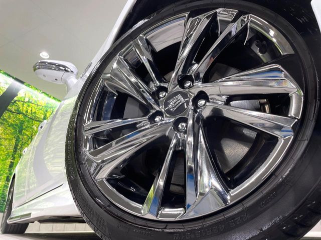 �y����18�C���`�A���~�z�C�[���z�O�ςɃ}�b�`���������A���~�z�C�[���𑕒����Ă���܂��B�e��ЊO�A���~�z�C�[����A�X�^�b�h���X�^�C�����戵�����Ă���܂��B���񂲑��k����������