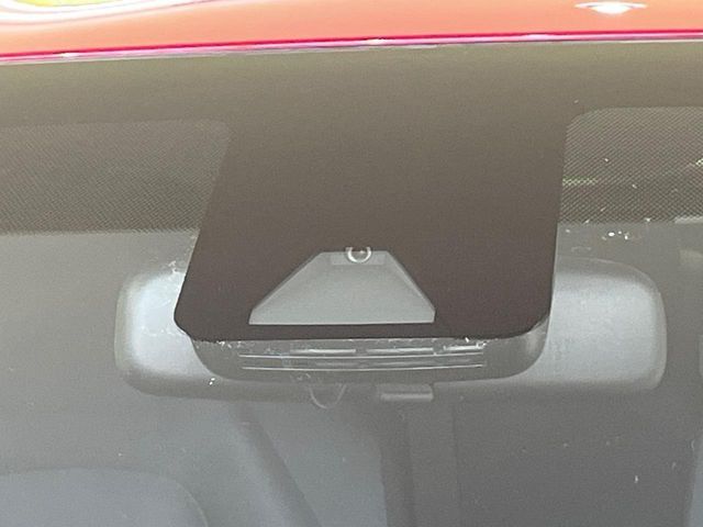 �y�v���N���b�V���Z�[�t�e�B�z�O���̎ԗ��������m���A�Փ˂������Ȏ��͌x��Œ��ӂ𑣂��A�u���[�L�𓥂ޗ͂��T�|�[�g�B�u���[�L�𓥂߂Ȃ������ꍇ�͏Փ˔�Q�y���u���[�L���쓮�A�Փˉ�����T�|�[�g���܂��B