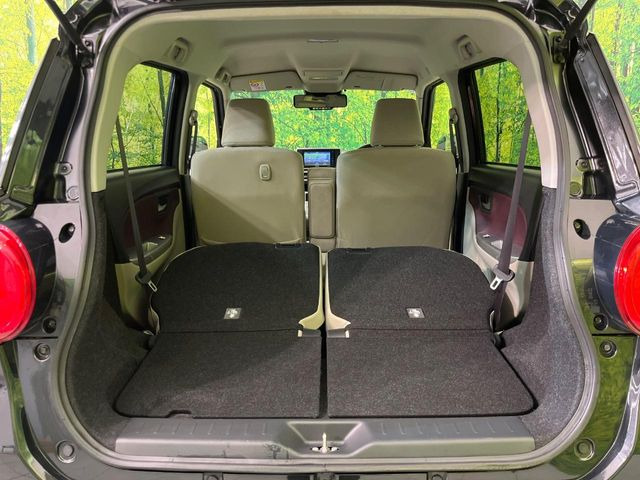 ���i�̂���������ʋ΁A���}���ɏ\���ȉ׎��X�y�[�X���m�ۂ��Ă���܂��B�Z�J���h�V�[�g��|���ƁA�傫�ȉו��̐ύڂ��\�ł���