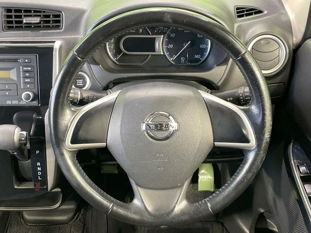 �y�����v�����X�e�A�����O�z�㎿�Ȋv���g�p���邱�ƂŁA��ɂ����������݂ƂĂ��^�]���₷���n���h���ł���