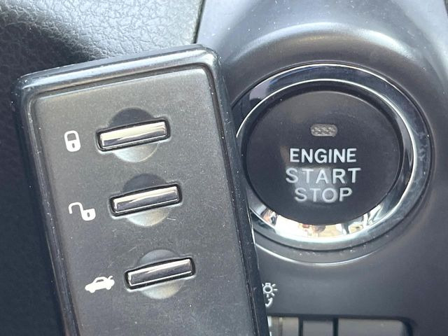 �y�A�N�Z�X�L�[&�v�b�V���X�^�[�g�z�J�o����|�P�b�g�ɓ��ꂽ�܂܂ł��h�A�̎{���E�������\�ȃX�}�[�g�L�[�𑕔��B�G���W���̃I���E�I�t�����J�M�����o���K�v�������A�{�^�����v�b�V�����邾����OK��