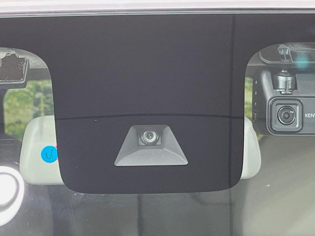 �y�C���e���W�F���g�G�}�[�W�F���V�[�u���[�L�z�t�����g�J�����őO���̎ԗ�����s�҂����m�B�Փ˂������Ȏ��͏Փ˔�Q�y���u���[�L���쓮�A�Փˉ�����T�|�[�g�B�����S�Ƀh���C�u�����y���݂��������܂��B