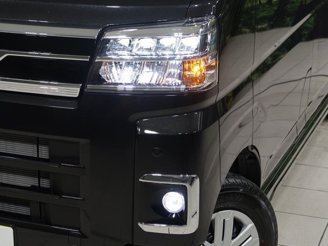 �yLED�w�b�h���C�g�z���V����ԑ��s�����ǍD�Ȏ��E���m�ۂ����S���ĉ^�]�ł��鍂�P�xLED�w�b�h���C�g�𑕔�!�_�����x�������A����d�͂��}�����Ă��܂��B