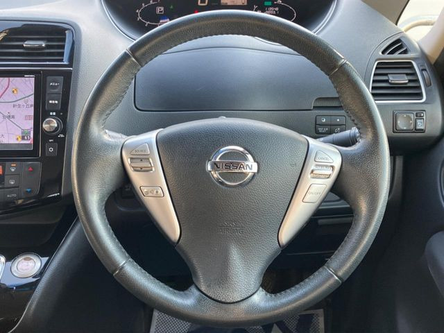 �y�����v�����X�e�A�����O�z�㎿�Ȋv���g�p���邱�ƂŁA��ɂ����������݂ƂĂ��^�]���₷���n���h���ł���