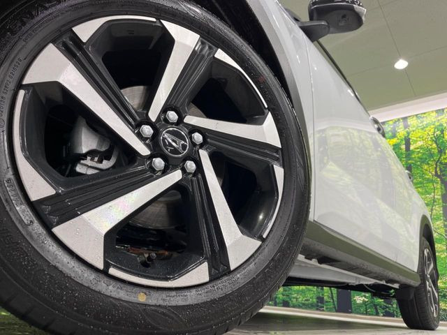 �y����17�C���`�A���~�z�C�[���z�O�ςɃ}�b�`���������A���~�z�C�[���𑕒����Ă���܂��B�e��ЊO�A���~�z�C�[����A�X�^�b�h���X�^�C�����戵�����Ă���܂��B���񂲑��k����������