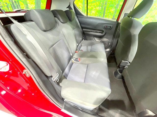 �R���p�N�g�J�[�ł����A�Z�J���h�V�[�g�͏\���ȍL����������K�ɂ���肢�������܂���V�[�g��|���đ傫�ȉו���ς񂾂�ƁA�p�r�̕����L��1��ł��B