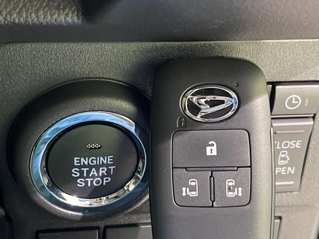 �y�L�[�t���[�V�X�e���z�J�o����|�P�b�g�ɓ��ꂽ�܂܂ł��h�A�̎{���E�������\�ȃX�}�[�g�L�[�𑕔��B�G���W���̃I���E�I�t�����J�M�����o���K�v����������Ƃ��Ă��֗��ł���