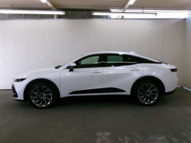 クラウンクロスオーバー2.5 G アドバンスト レザー パッケージ E-Four 4WD