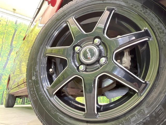 �y�A���~�z�C�[���z�O�ςɃ}�b�`�����A���~�z�C�[���𑕒����Ă���܂��B�e��A���~�z�C�[����A�X�^�b�h���X�^�C�����戵�����Ă���܂��B���񂲑��k����������