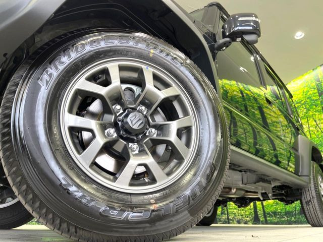 �y����15�C���`�A���~�z�C�[���z�O�ςɃ}�b�`���������A���~�z�C�[���𑕒����Ă���܂��B�e��ЊO�A���~�z�C�[����A�X�^�b�h���X�^�C�����戵�����Ă���܂��B���񂲑��k����������