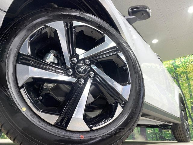 �y����17�C���`�A���~�z�C�[���z�O�ςɃ}�b�`���������A���~�z�C�[���𑕒����Ă���܂��B�e��ЊO�A���~�z�C�[����A�X�^�b�h���X�^�C�����戵�����Ă���܂��B���񂲑��k����������