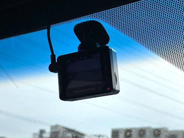 �y�h���C�u���R�[�_�[�z�h���C�u���R�[�_�[����!���s���͂������A������^�]�⎖�̂ɑ��������ہA�f���ŋL�^���A����̃��X�N�ɔ����܂��B���L�^�pSD�J�[�h�͂��q�l�����g�ł��������������K�v������܂��B